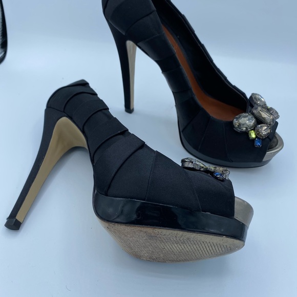 BCBG "LAURYN" BLACK SATIN PLEATED PEEP TOE PU - Picture 13 of 16